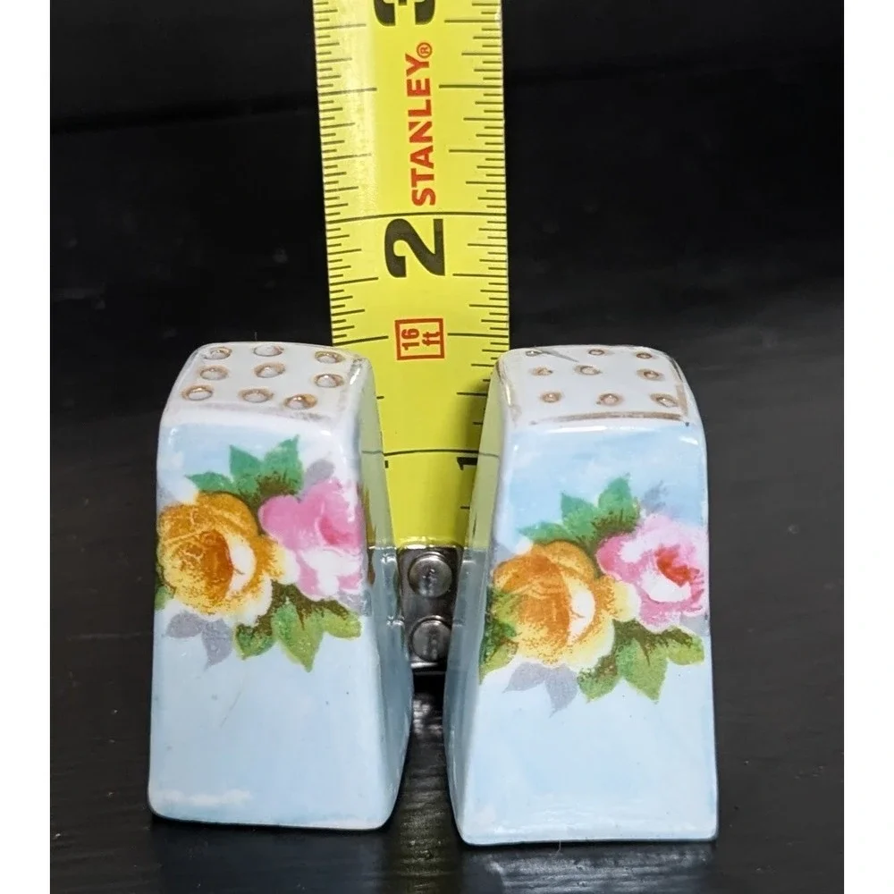 VTG Hand Painted Petite Salt & Pepper Shaker Set Blue‎ With Pink &Yellow Roses